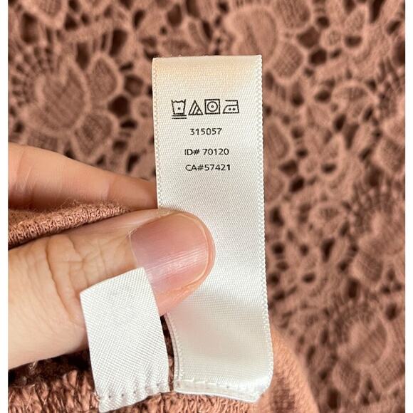 Ann Taylor Loft Women's Crochet Sweatshirt Top XS Pink 3/4 Sleeve Floral Lace - Picture 9 of 9